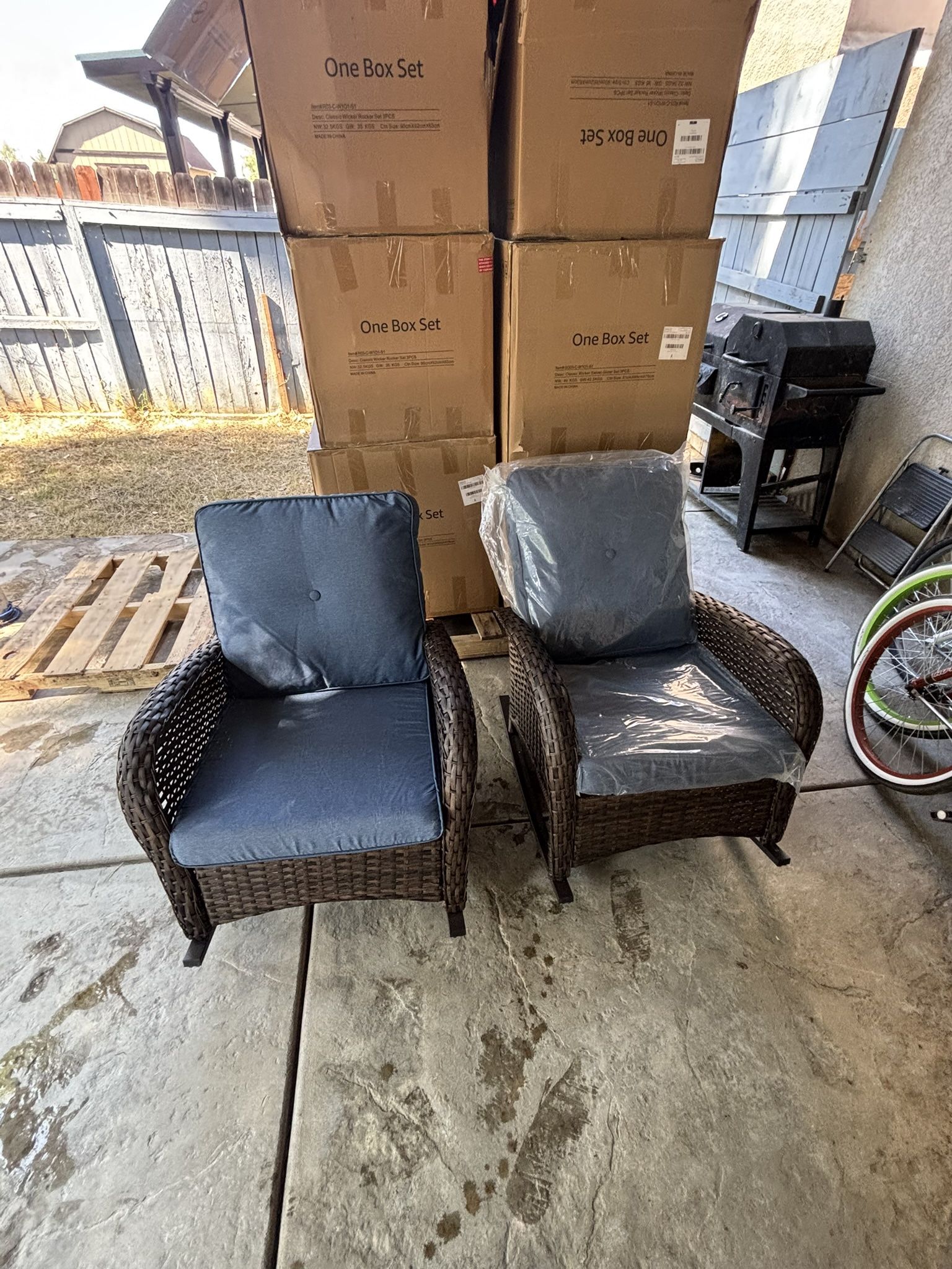 Outdoor Patio Furniture RockingChairs Patio Furniture Brand New 