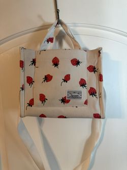 Strawberry 🍓 Purse 