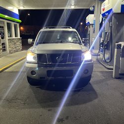 2004 Nissan Armada