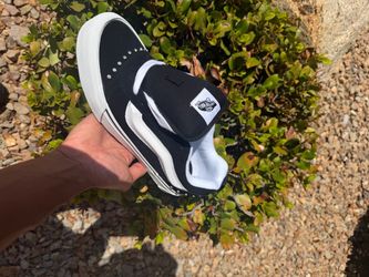 Vans Knu Skool Studs sizes 8 & 8.5 men’s