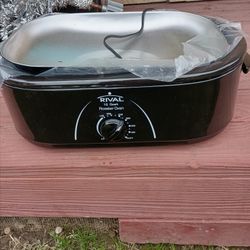 New Roaster 16 Quarts For 40.00