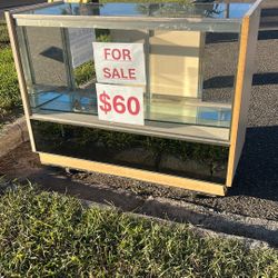 Counter Top /Display Cabinet 