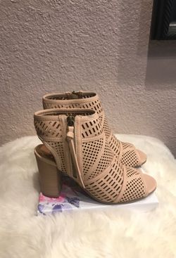 Bonito zapato nude
