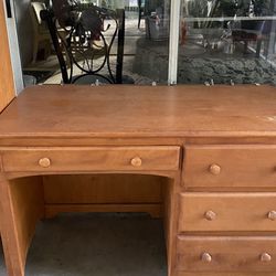 For Sale : wooden desk with table top