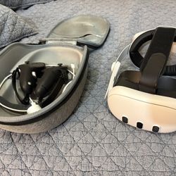 Meta Quest 3 128GB VR Headset 