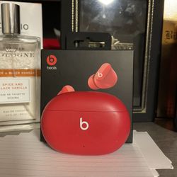 Beats Studio buds (red)