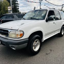2000 Ford Explorer