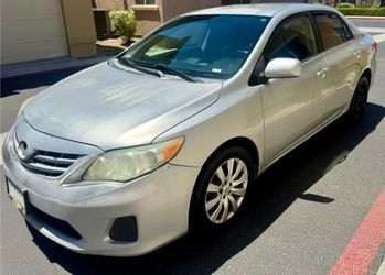 2013 Toyota Corolla LE - $5,000