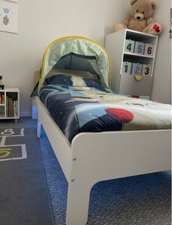 MUST PICK UP TODAY! Bed - Kids Twin Bed Frame with Mattress & Canopy