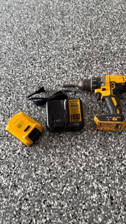 De Walt 20volts drill with new battery and charger