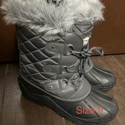 Snow Boots Size 9 