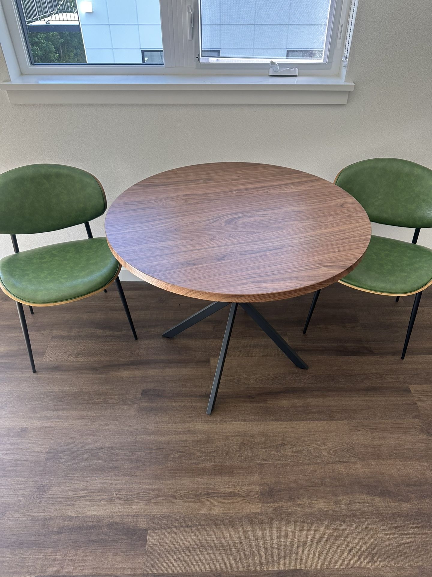 Table And Chairs 
