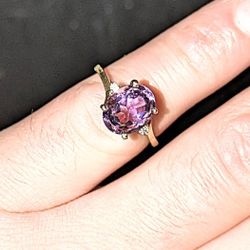 Antique C10 14 KP Amethyst Ring With Side Diamonds 