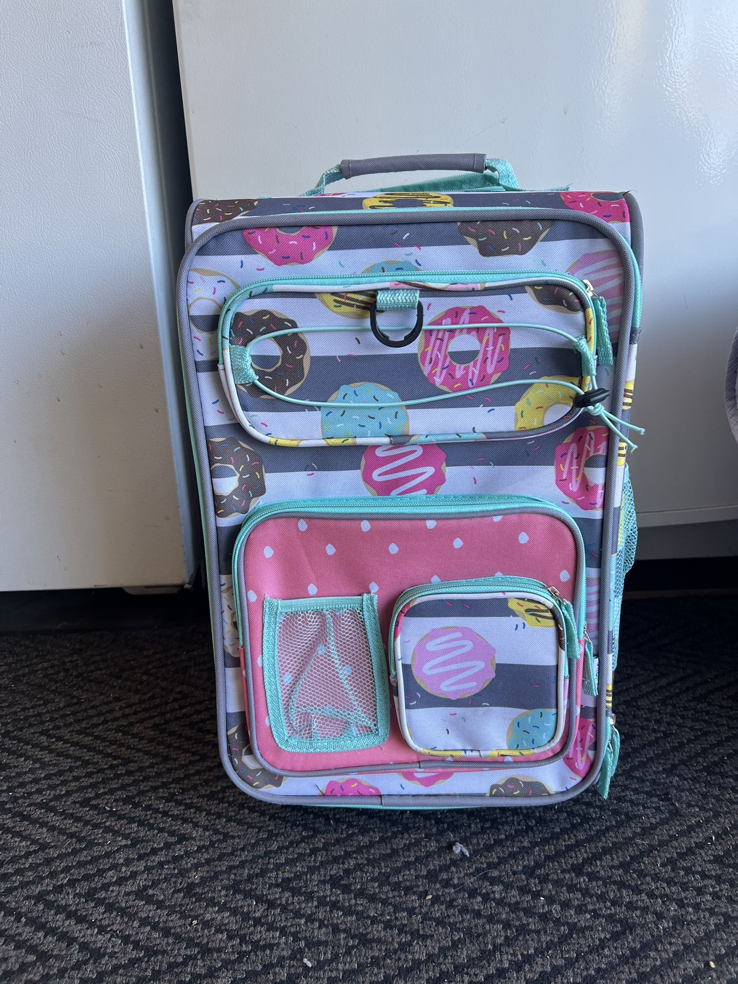 19” Donut Suitcase