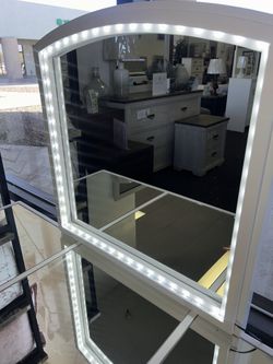 White Light Up Vanity With Stool