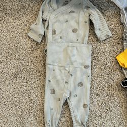 Newborn Clothes - 29 Pieces 
