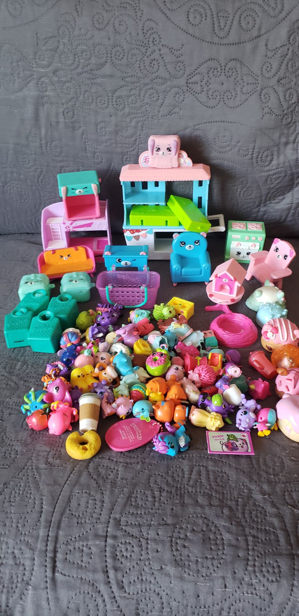 Shopkins and hatchmals