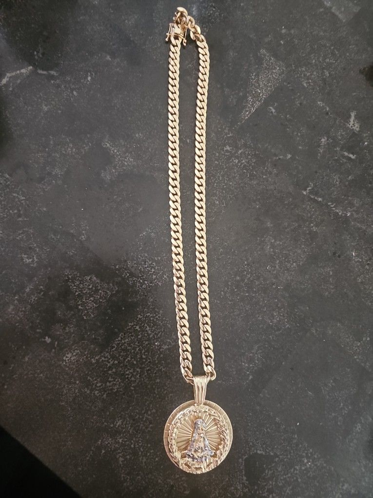 Gold Chain 14 K Weight 200 Grams Whit Pedants 14
