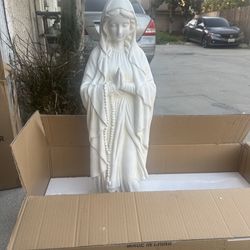 NEW Large Outdoor Virgin Mary Statue with Rosary – White Stone Finish