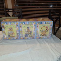 PORCELINE EASTER DECORATIONS 