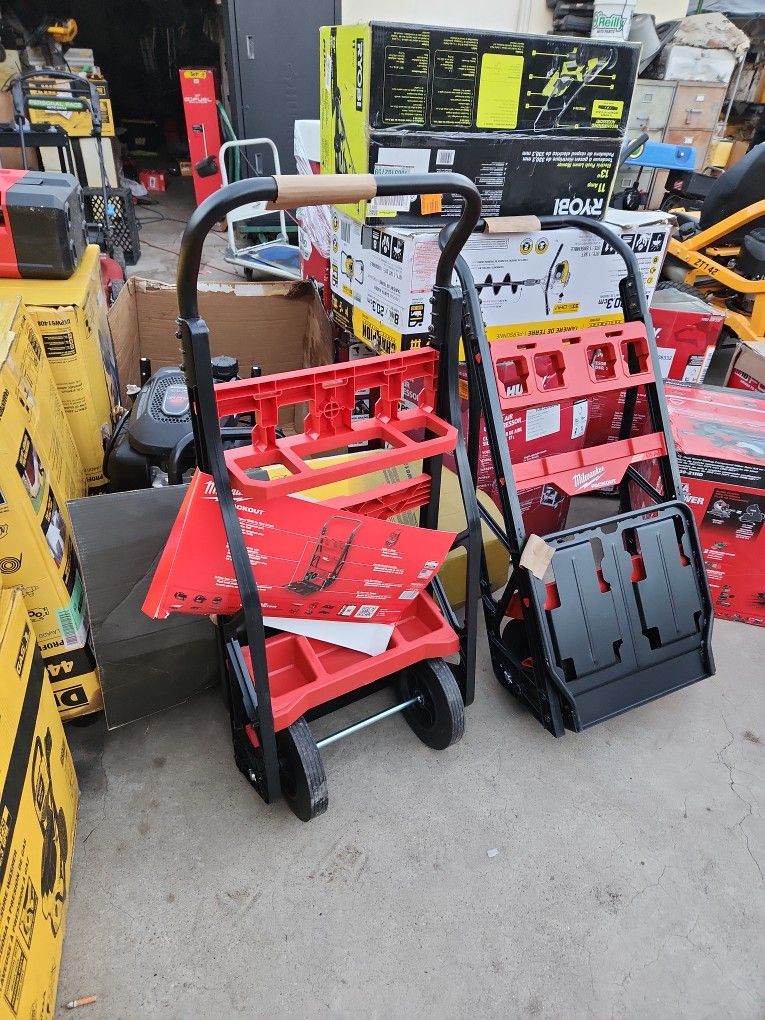 Milwaukee
PACKOUT 20 in. 2-Wheel Utility Tool Cart STORE PRICE $229