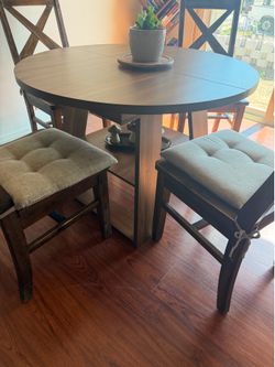 Dining table (no chairs included)