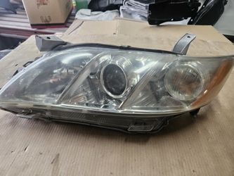 2009 Toyota Camry Headlight