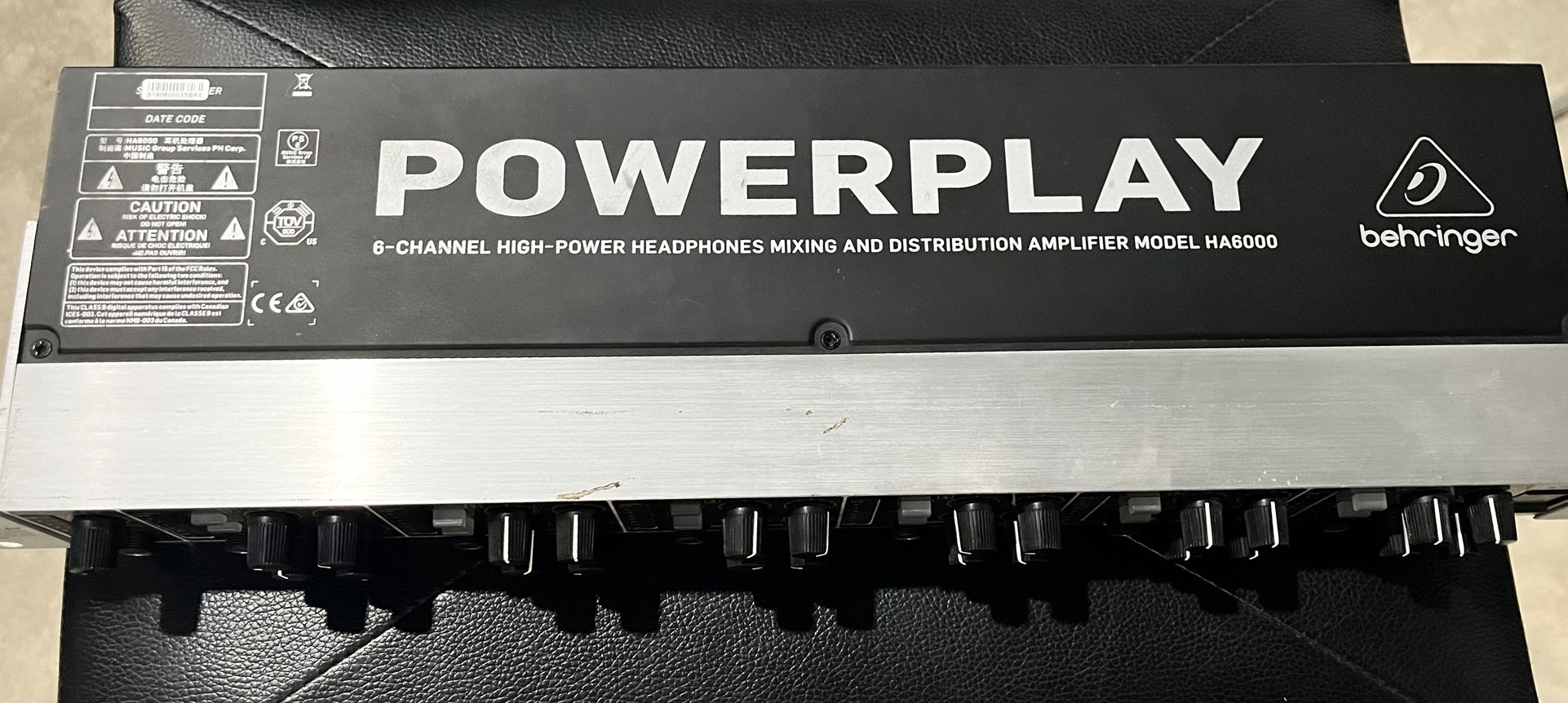 Behringer Powerplay HA6000 6-channel Headphone Mixing/Distribution Amplifier