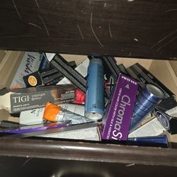 Big Box Full Of Hair Dye..different Colors