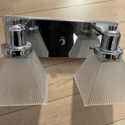 Bathroom vanity light