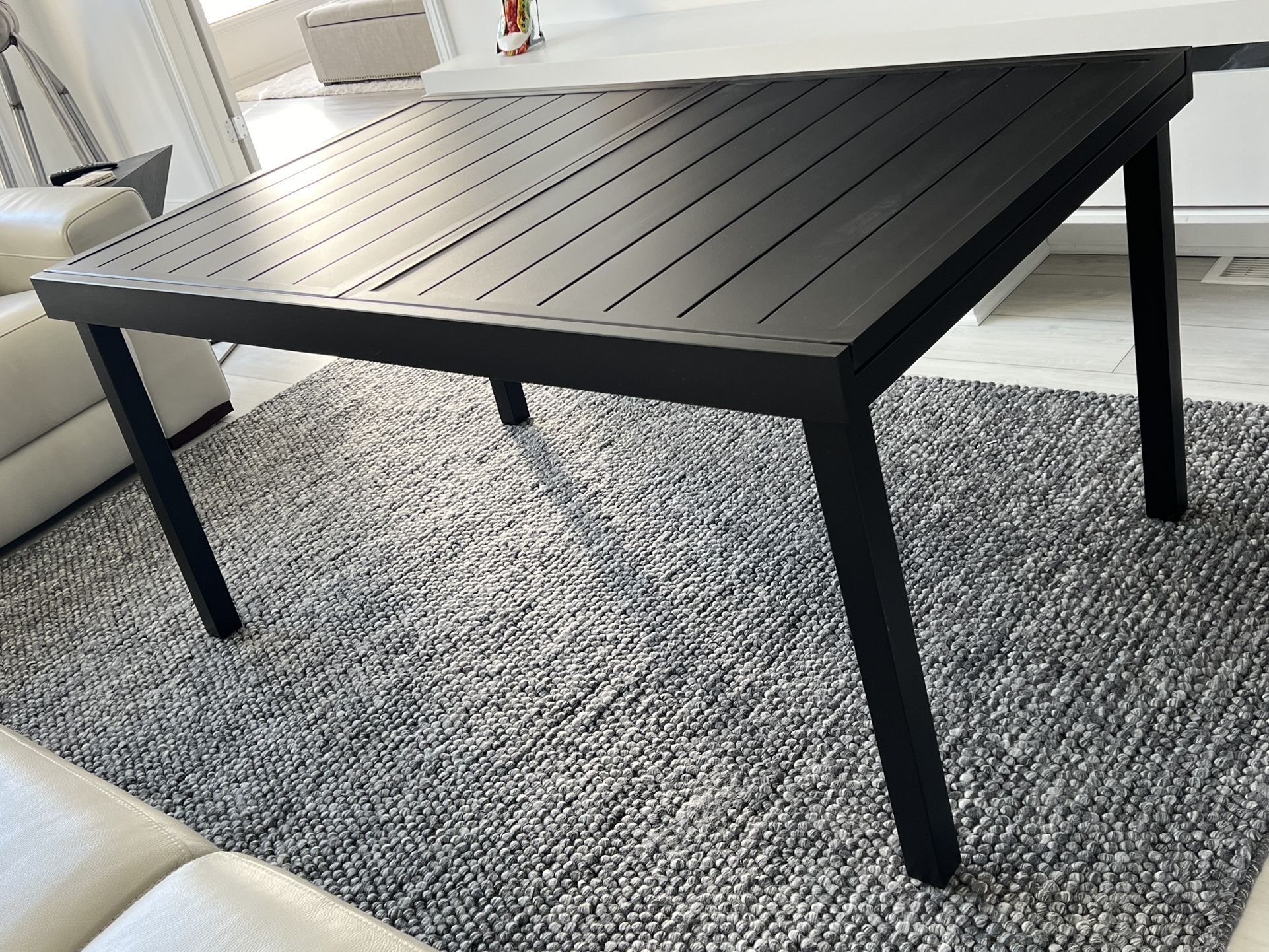 Table-Expandable Outdoor-Brand NEW!! 