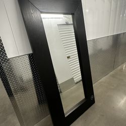 Well maintained Box Body Mirror (Black)