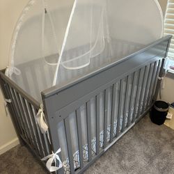 Baby Crib And Protective Mesh
