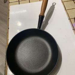 La Creuset vintage #23 cast iron black great condition