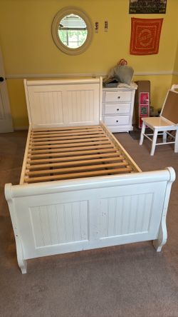 FREE Twin bed frame