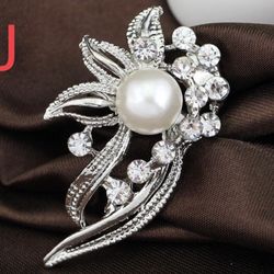 Rhinestone Pearl Brooch