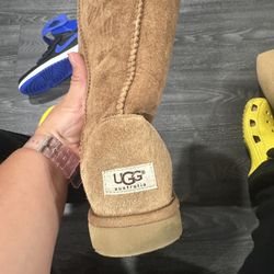 UGGS