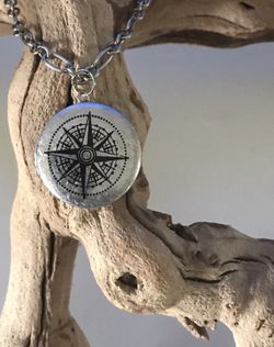 🍃⚓️🍃Nautical Silver Locket on Adjustable 32" Loop Chain ~ New!