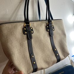 Dooney & Bourke Purse 