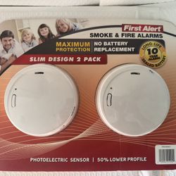 First Alert Smoke Alarm White P1210CP2 Pack of 2  NEW SEALED