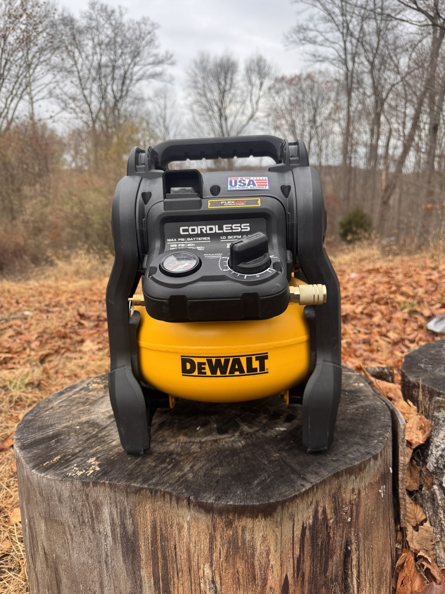 📢 FOR SALE — DEWALT 20V/60V FLEXVOLT Cordless Air Compressor (2.5 GAL)