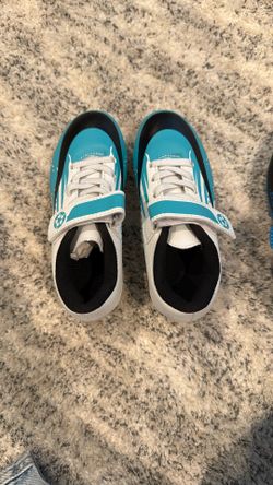 Kids, Soccer Cleats - Size 11