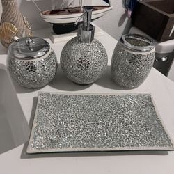 Shattered Glass Bathroom Decor Set