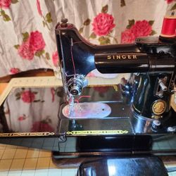 Singer Featherweight 222k Sewing Machine