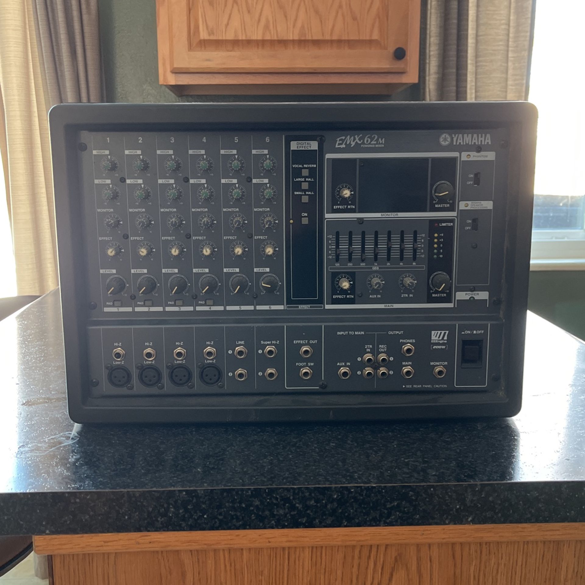 Yamaha EMX 62m Powered Mixer