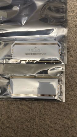 Corsair Dominator Platinum RGB 32GB (2x16GB) DDR4 3200MHz kit