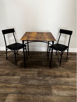Dining room table