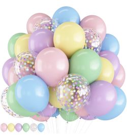 NEW in SEALED packaging This 4-color velvet ribbon set includes classic Christmas tones — red, black, green, and brown — each spool measures 3/8" x 10