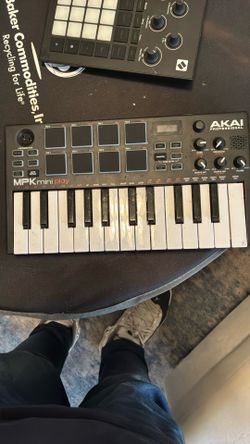 AKAI Professional MPK Mini Play