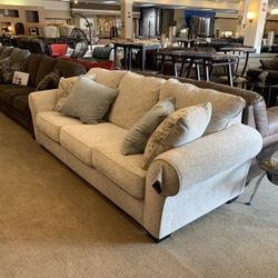 Haisley Sofa And Loveseat 